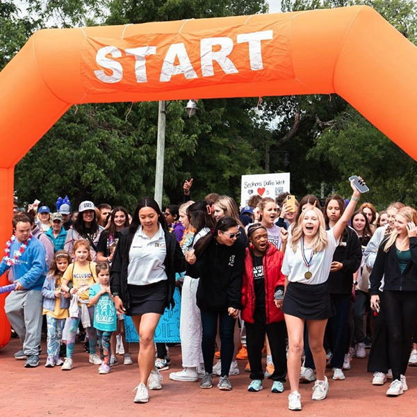 participants at start line